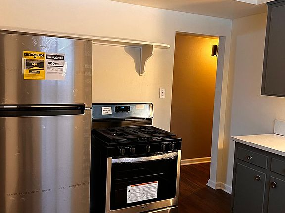 4th image of 33017 Wallace St