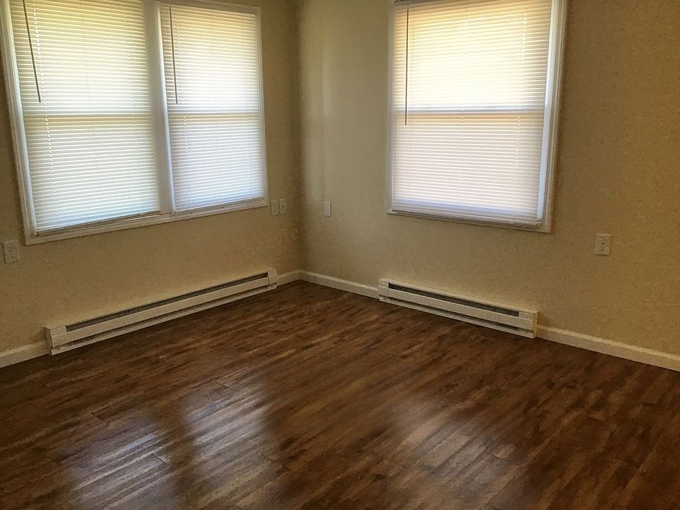 Belmont Homes 410 S Smith St Windsor MO Zillow