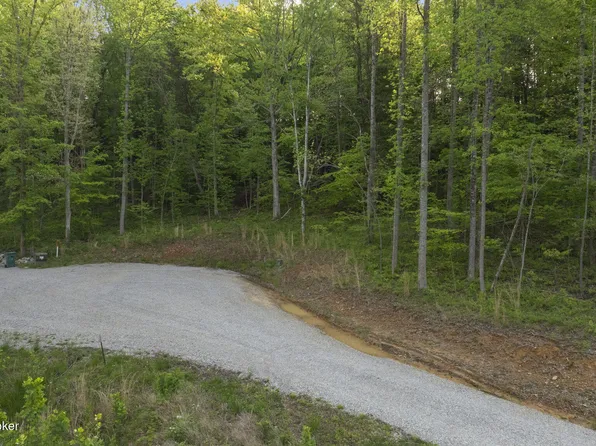 130 Moutardier Bay Dr, Leitchfield, KY 42754