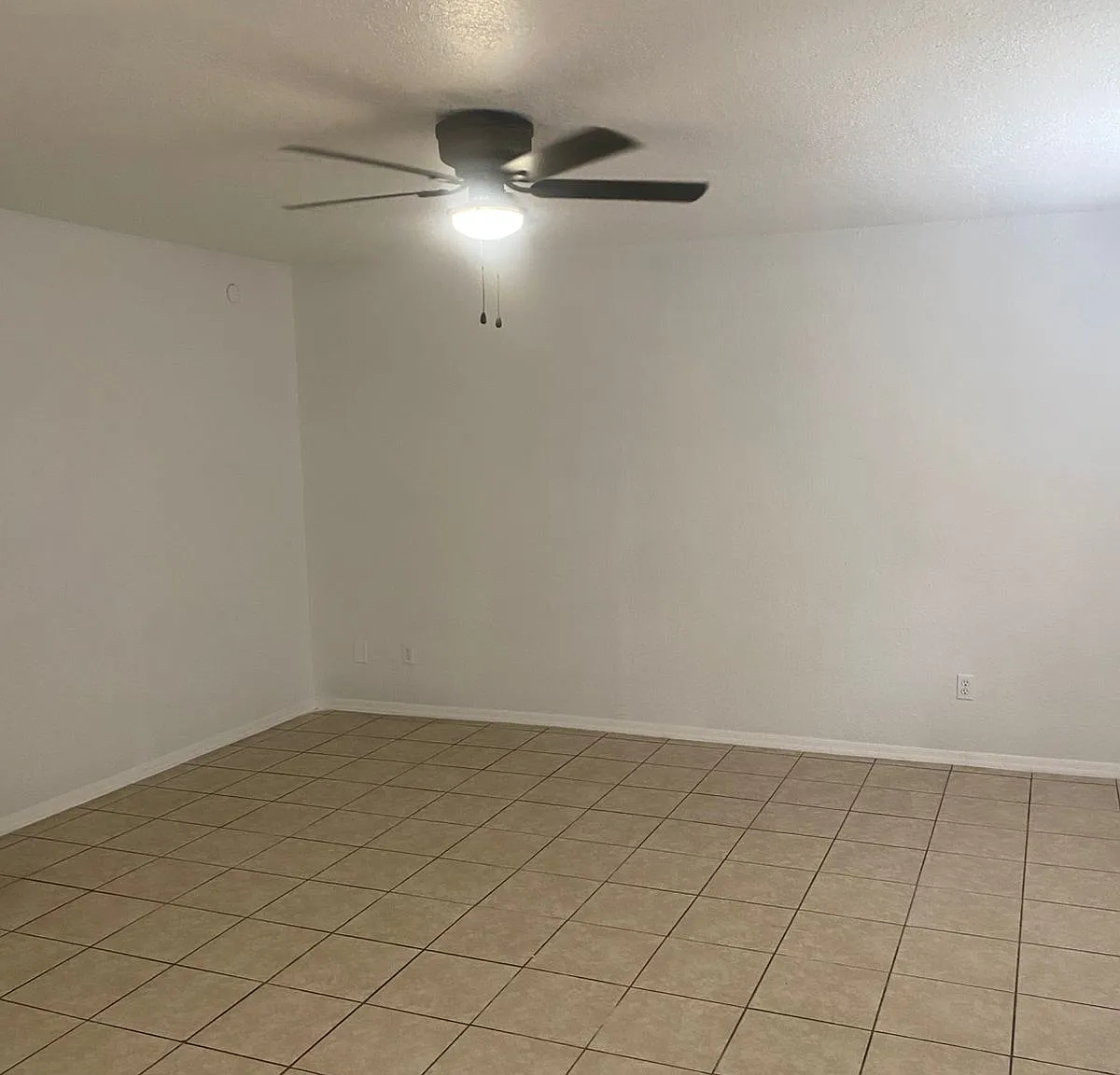 2 bed, 860 sqft, $1,195 — Photo 2