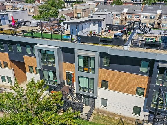 2nd image of 2230 W Madison St Unit 302