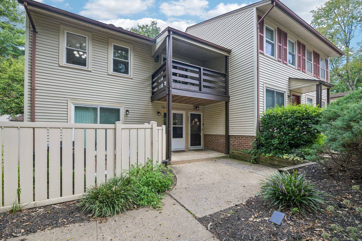 Chablis Cir-S1109-001.jpg