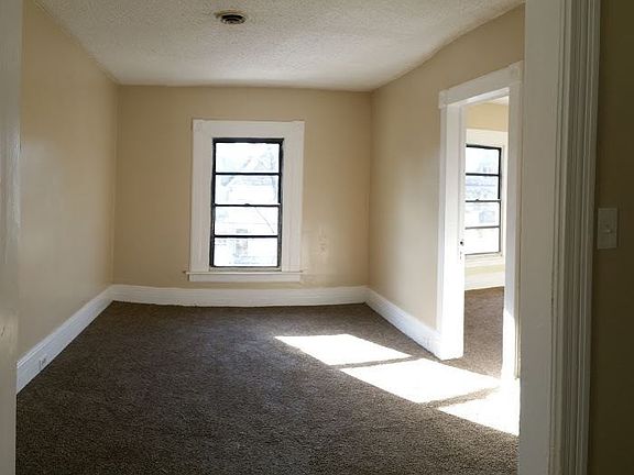 3rd image of 1261 West Ave