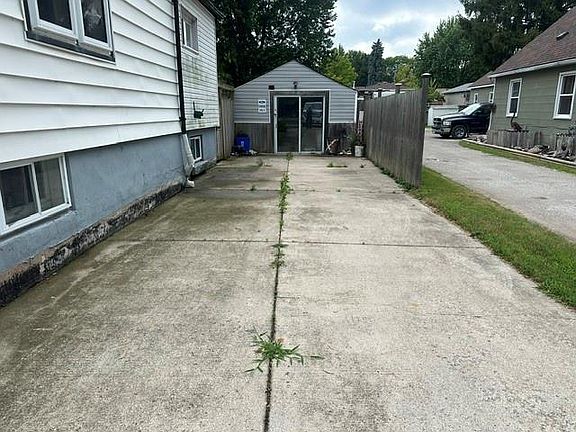 4th image of 993 Murphy Rd