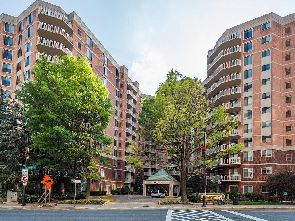 7500 Woodmont Ave #1102