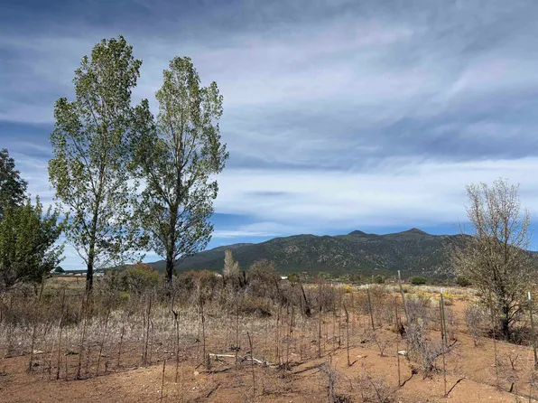 519 Hondo Seco, Arroyo Seco, NM 87529