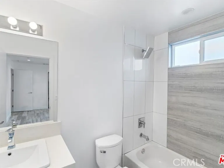 5643 Willowcrest Ave — Photo 13