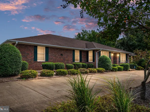 16 Jessica Rae Ln, Fredericksburg, VA 22405