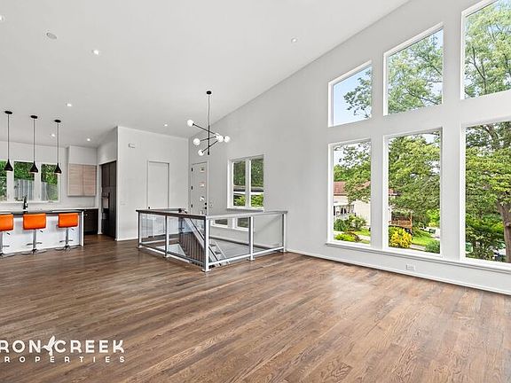 4th image of 54 Branning St
