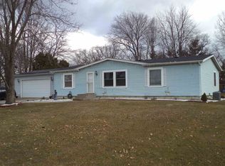138 N Tepee Dr, Warsaw, IN 46582