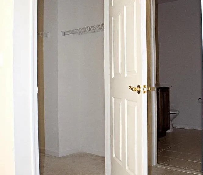 6212 Westchester Park Dr #B — Photo 5