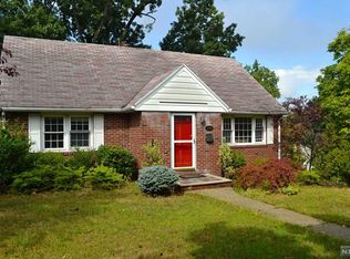 119 Elizabeth St, Oradell, NJ 07649