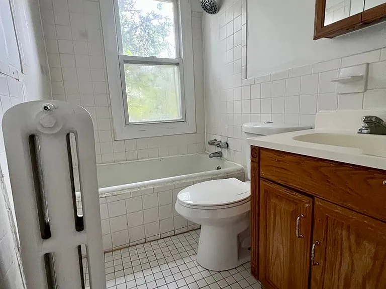 Clifton Ave 1001 — Photo 11