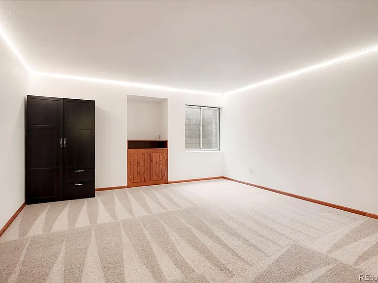 687 Crescent Lake Rd — Photo 17