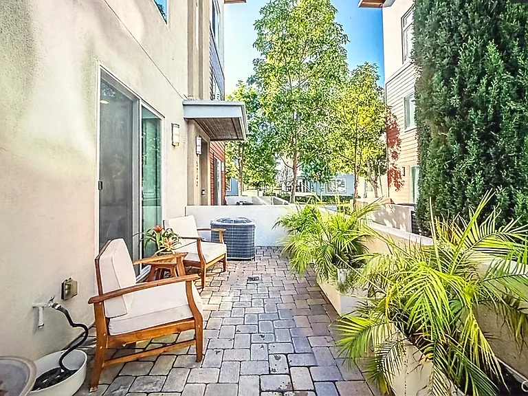 Acacia Ln — Photo 23