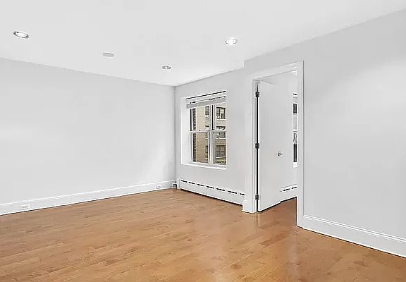 3rd image of 25 W 83rd St APT 3R