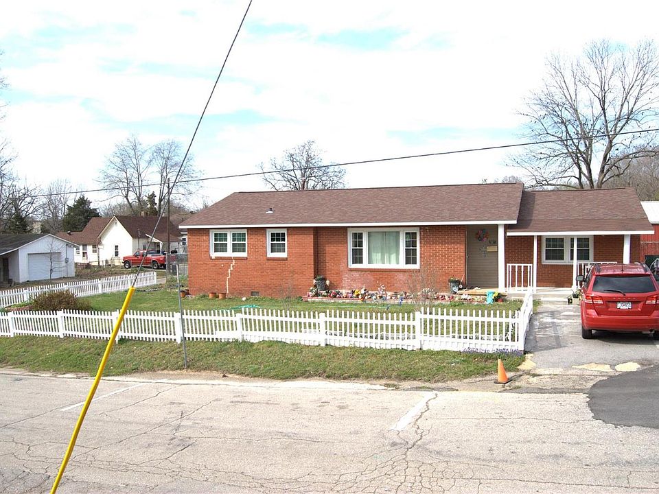 1st image of 927 Apple St