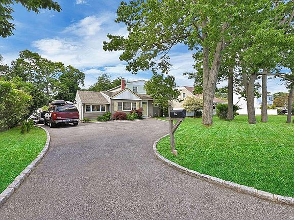 2nd image of 35 Gwendolyn Pl