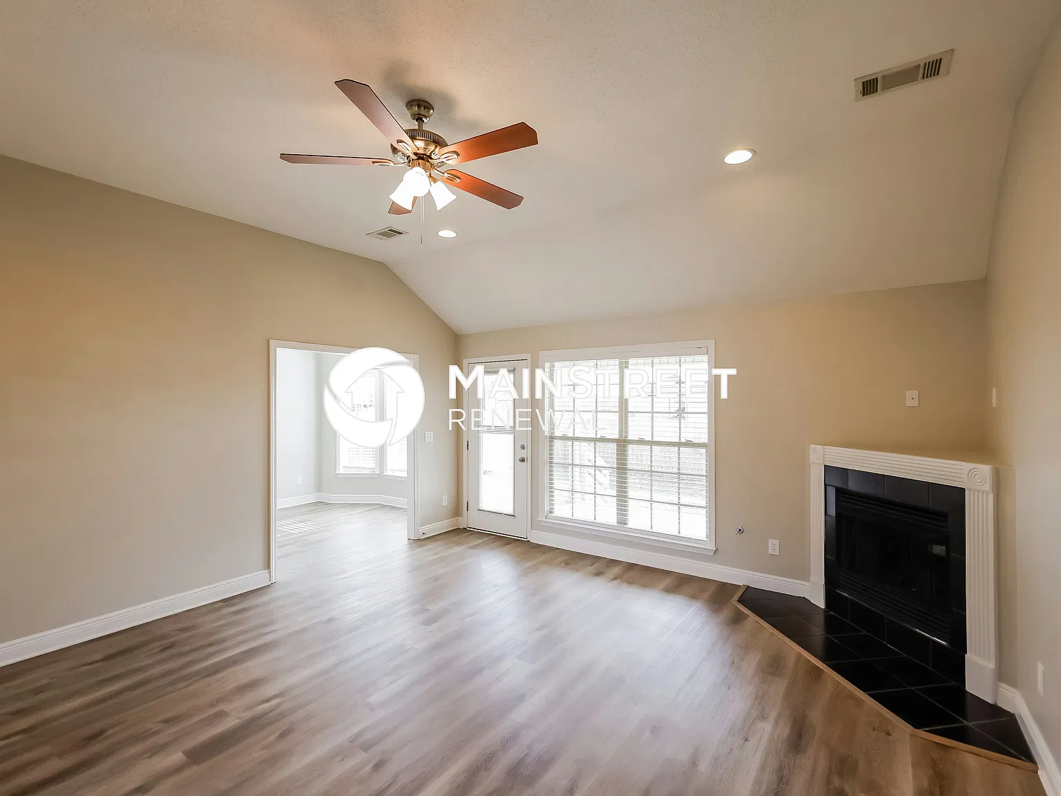 12390 Huntington Village Dr — Photo 4