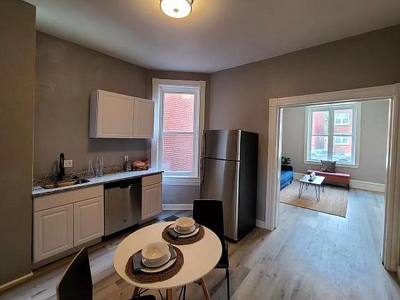 5th image of 3000 S Compton Ave #1