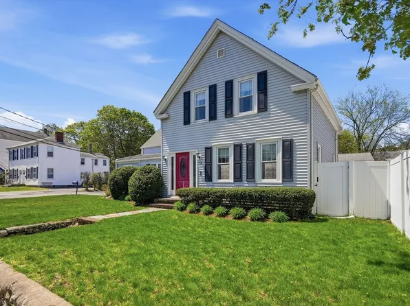 31 Walnut St, Dedham, MA 02026