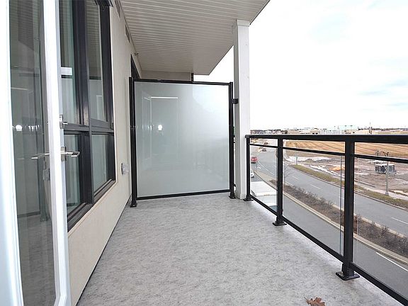 3rd image of 150 Oak Park Blvd #316