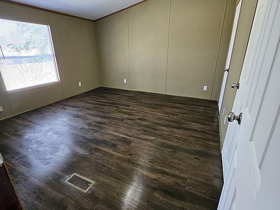 5th image of 243 E Saint Charles Dr