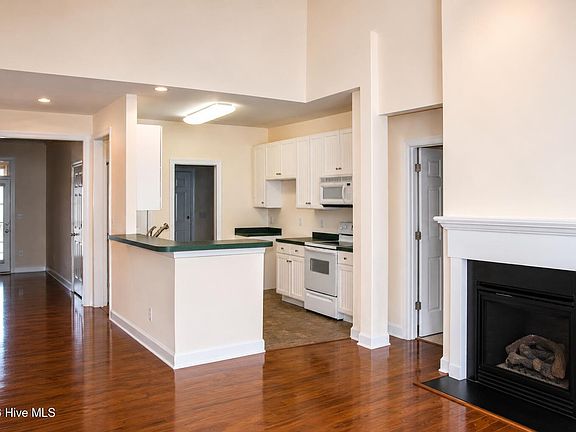 3rd image of 1308 Arbor Ridge Way