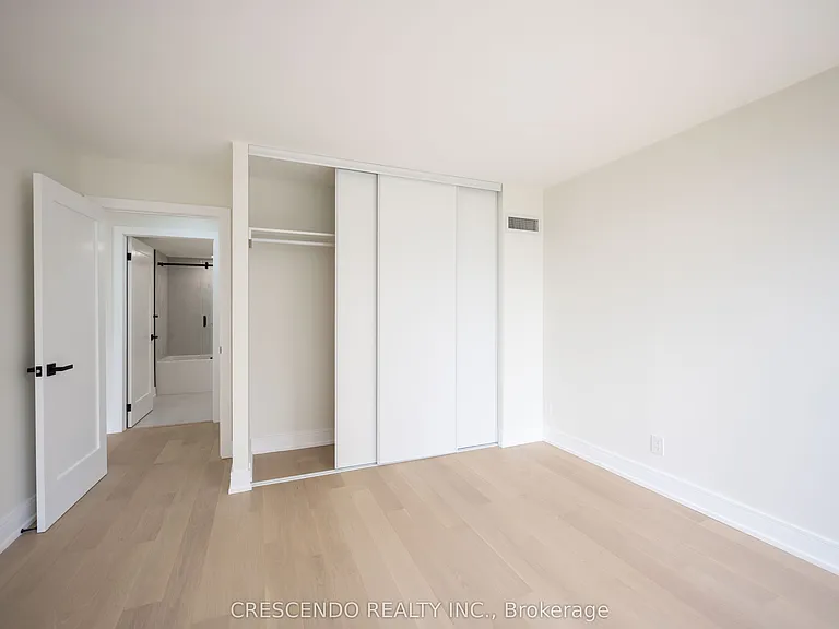 50 Eglinton Ave W #1006 — Photo 15