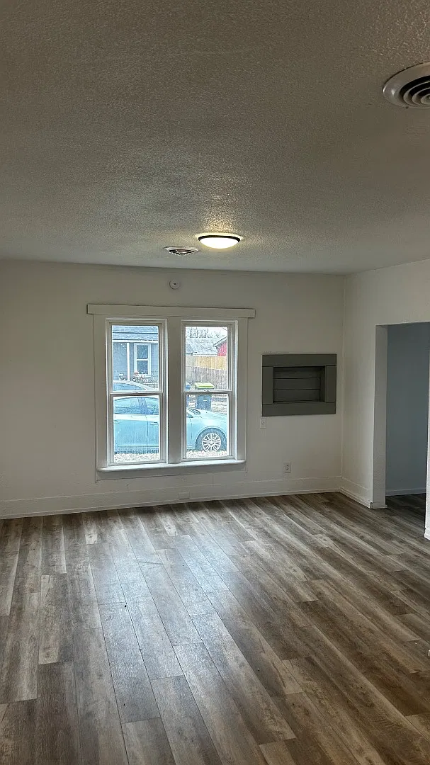 517 N Webb St — Photo 3