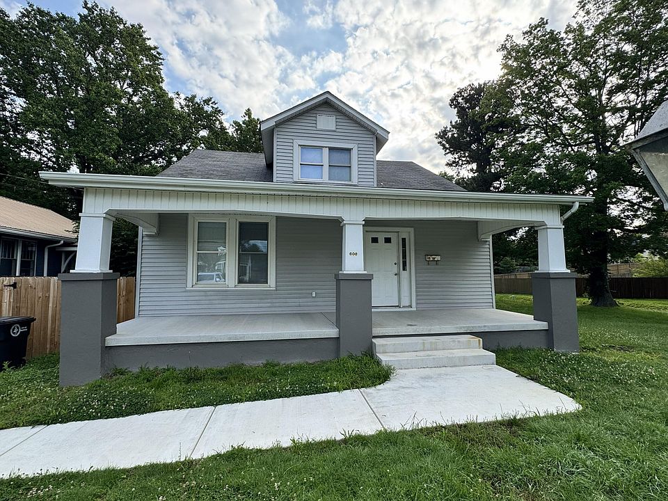 1st image of 606 W Jefferson St