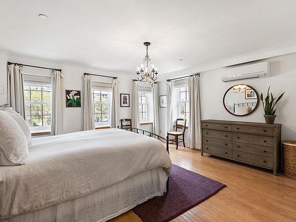 3rd image of 130 Beekman St APT 4C