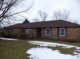 1004 Courtland St N, Saybrook, IL 61770