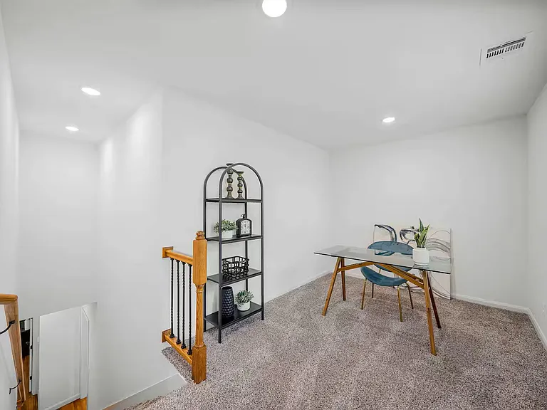 1319 S Rockford Ave — Photo 25