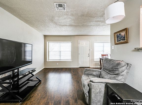 5th image of 1063 Honey Tree St