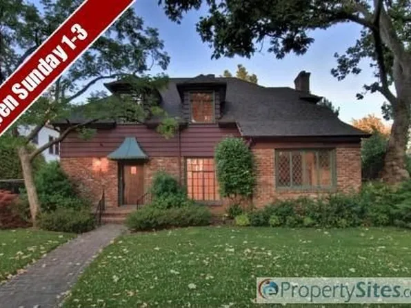3611 E Curtis Dr, Sacramento, CA 95818