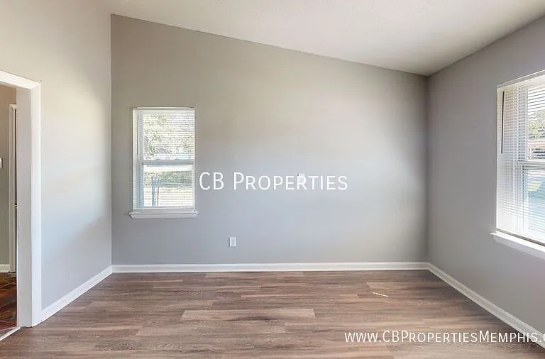 938 Bramblewood Ln — Photo 4