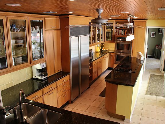 30,000 gourmet kitchen