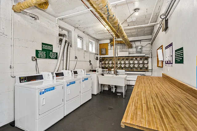 604 W Addison St #B4 — Photo 10