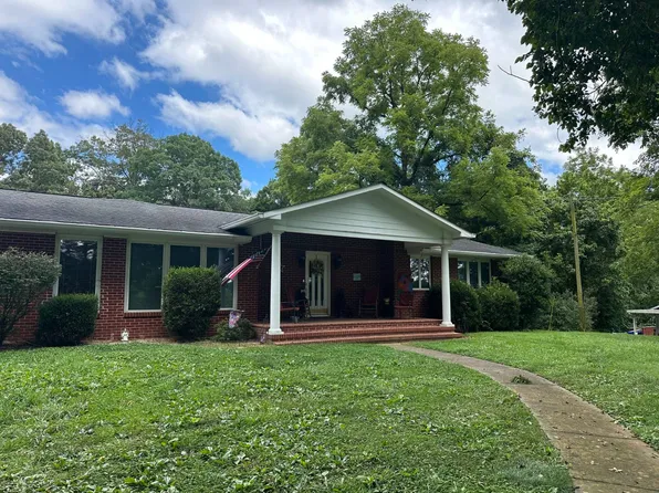 132 Redwood Dr, Harriman, TN 37748