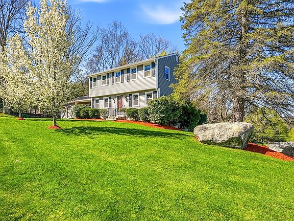 3rd image of 31 Lexington Rd