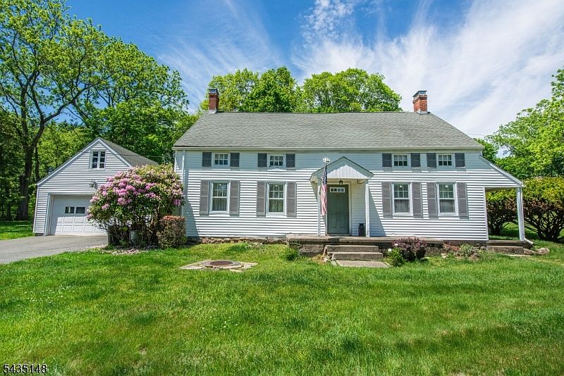 1st image of 34 Unneberg Ave