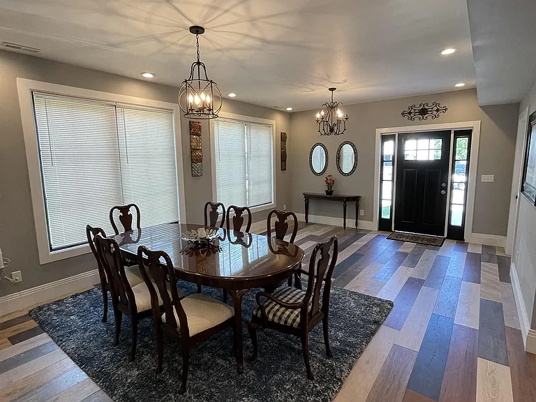 3434 N Capitol Ave — Photo 8