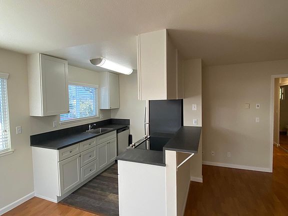 4th image of 517 Blossom Hill Rd APT D1