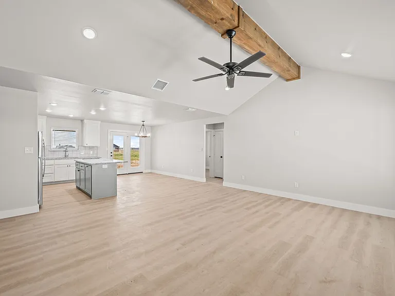 10505 East Cres #7400 — Photo 8