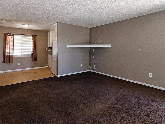 3rd image of 10372 Lincoln Ave