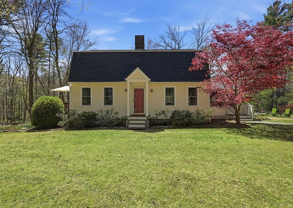 1st image of 571 W Pelham Rd
