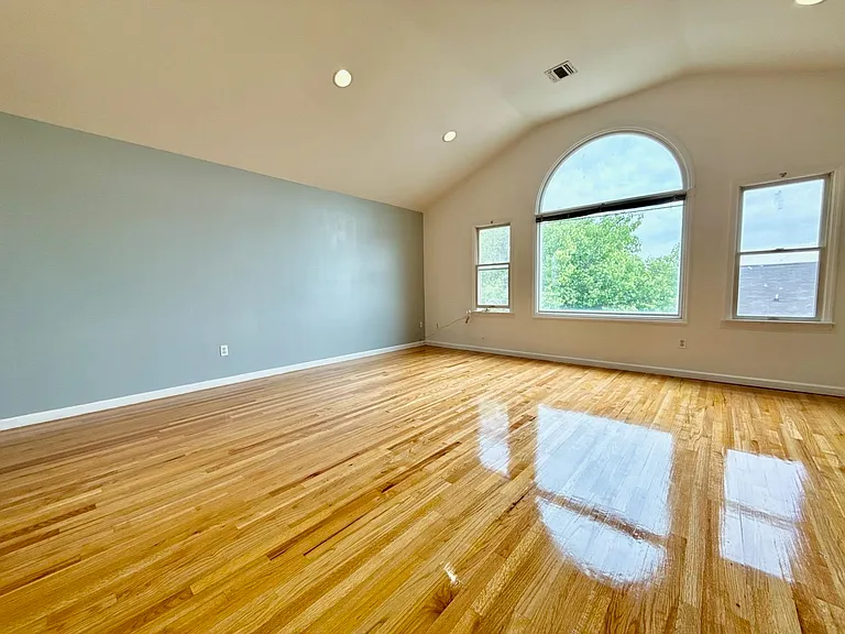 318 Linden Ave #2 — Photo 7
