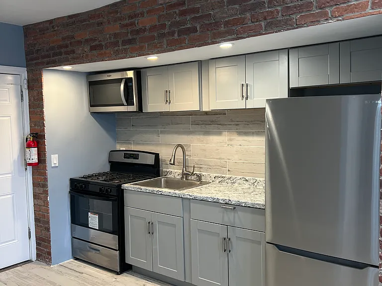33 S Iowa Ave #B6 — Photo 4