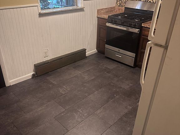 2nd image of 3173 Tilton St